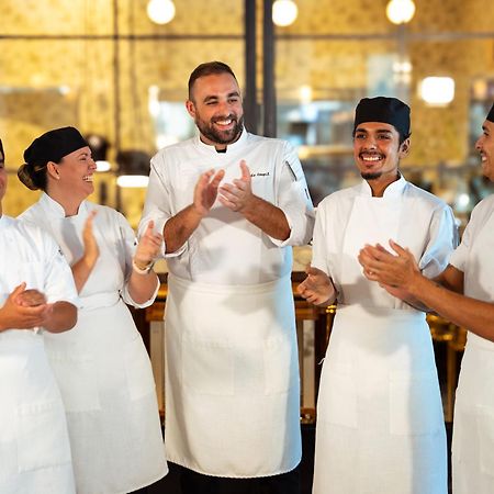 Four Corners Ette Luxury Hotel & Spa מראה חיצוני תמונה Chef and his team