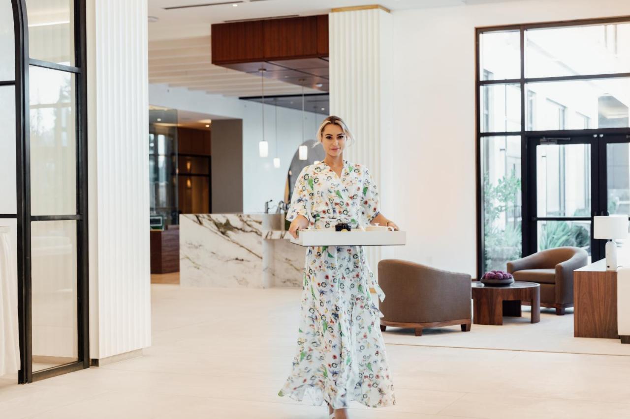 Four Corners Ette Luxury Hotel & Spa מראה חיצוני תמונה A hotel butler