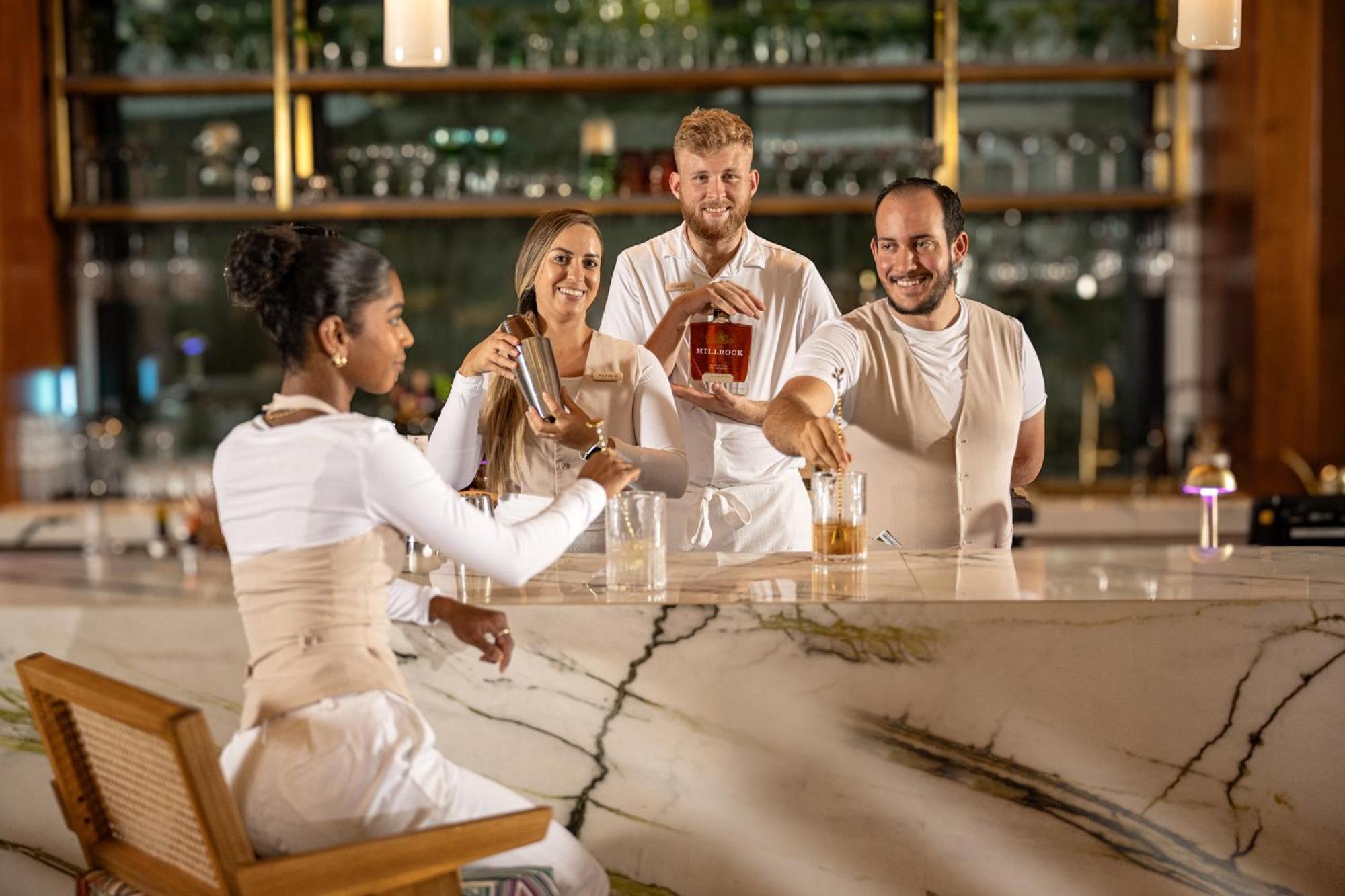 Four Corners Ette Luxury Hotel & Spa מראה חיצוני תמונה The bar at the hotel